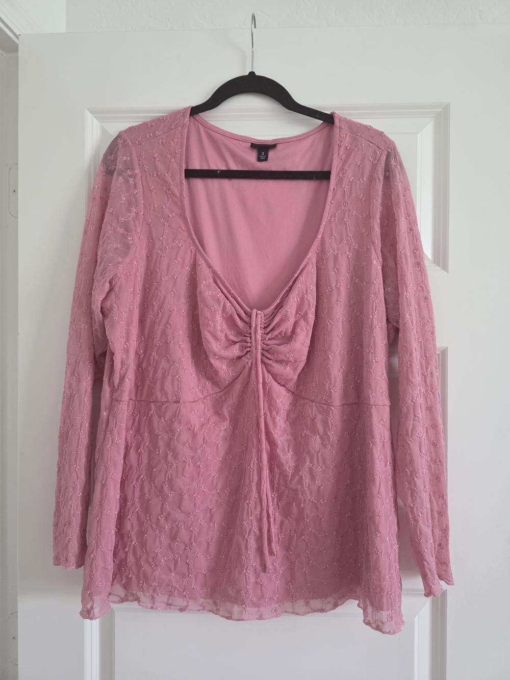 Torrid Romantic Floral Lace Pink Ruched Sweetheart Long Sleeve Top. Size 3x.